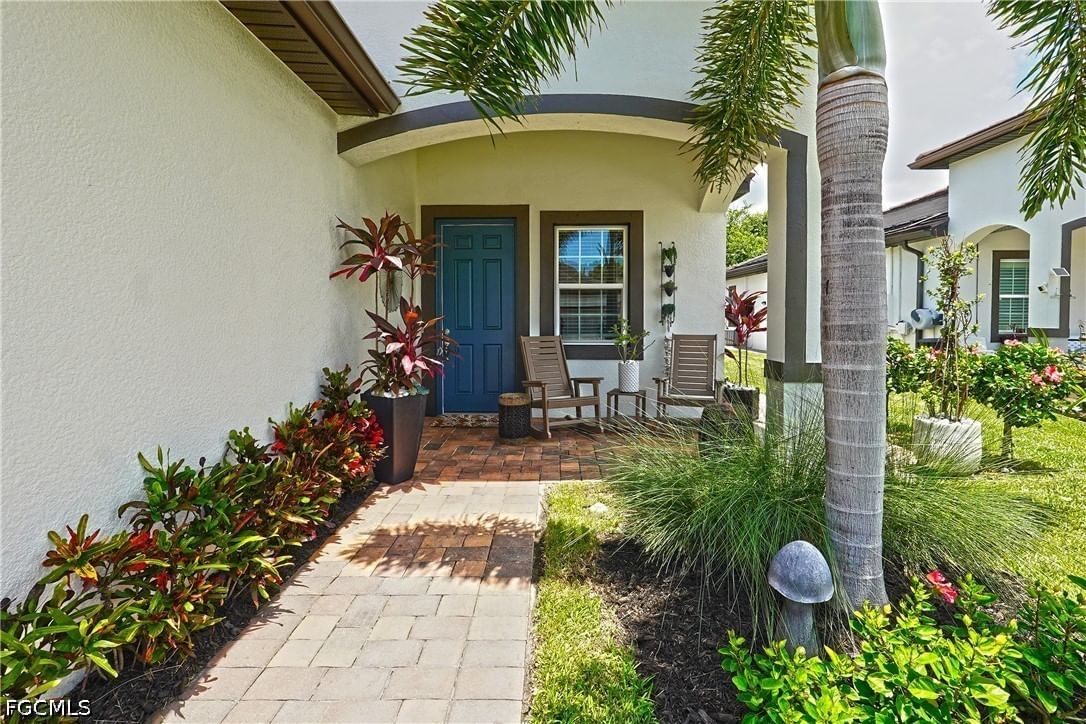 1169 S Town And River Drive, Fort Myers, FL 33919 photo 3
