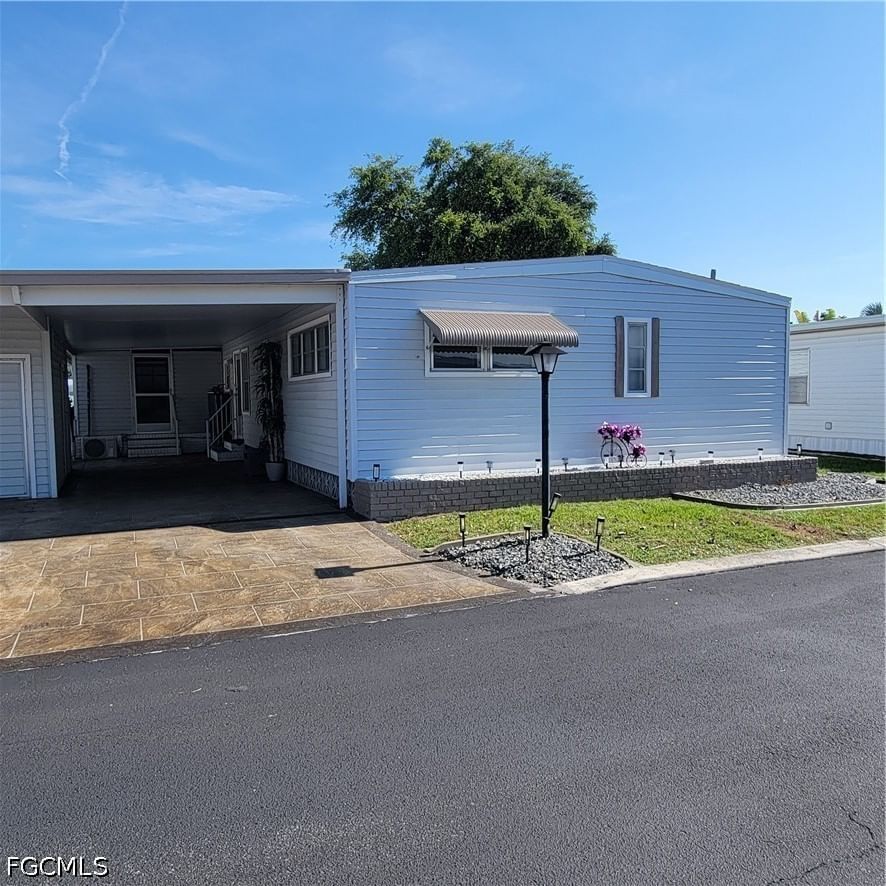 275 Boros Drive, North Fort Myers, FL 33903 photo 2
