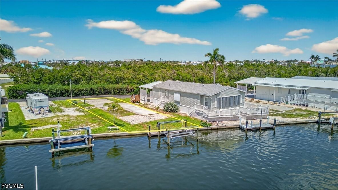 8 Galleon Way, Fort Myers Beach, FL 33931 photo 5