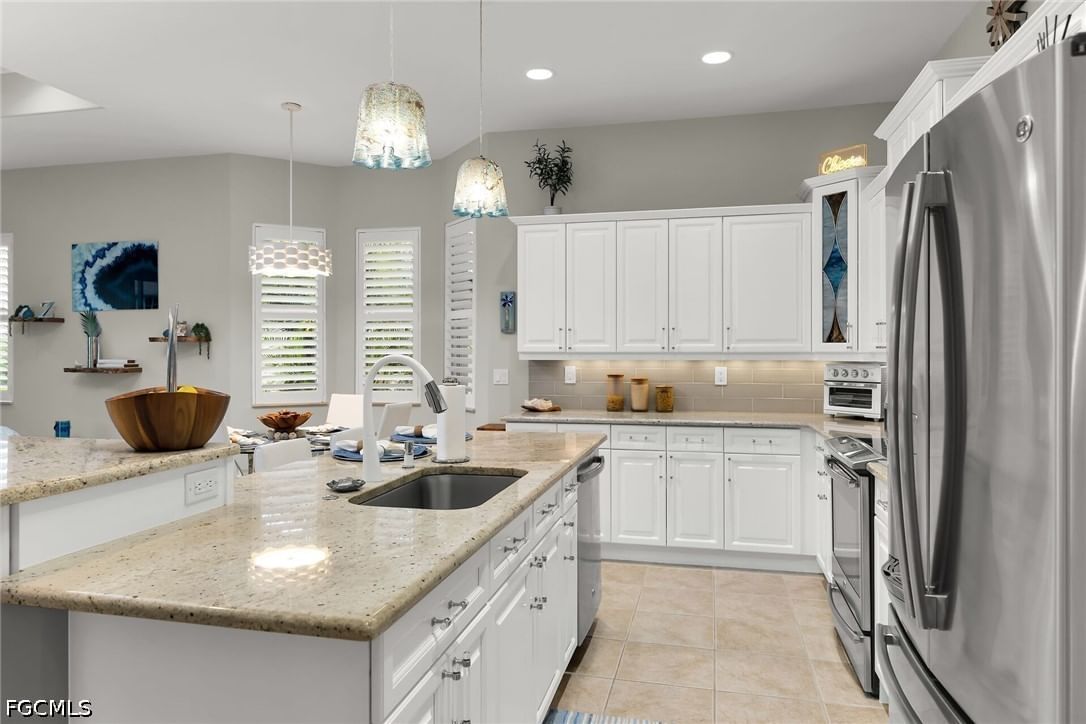14610 Laguna Drive, Fort Myers, FL 33908 photo 4