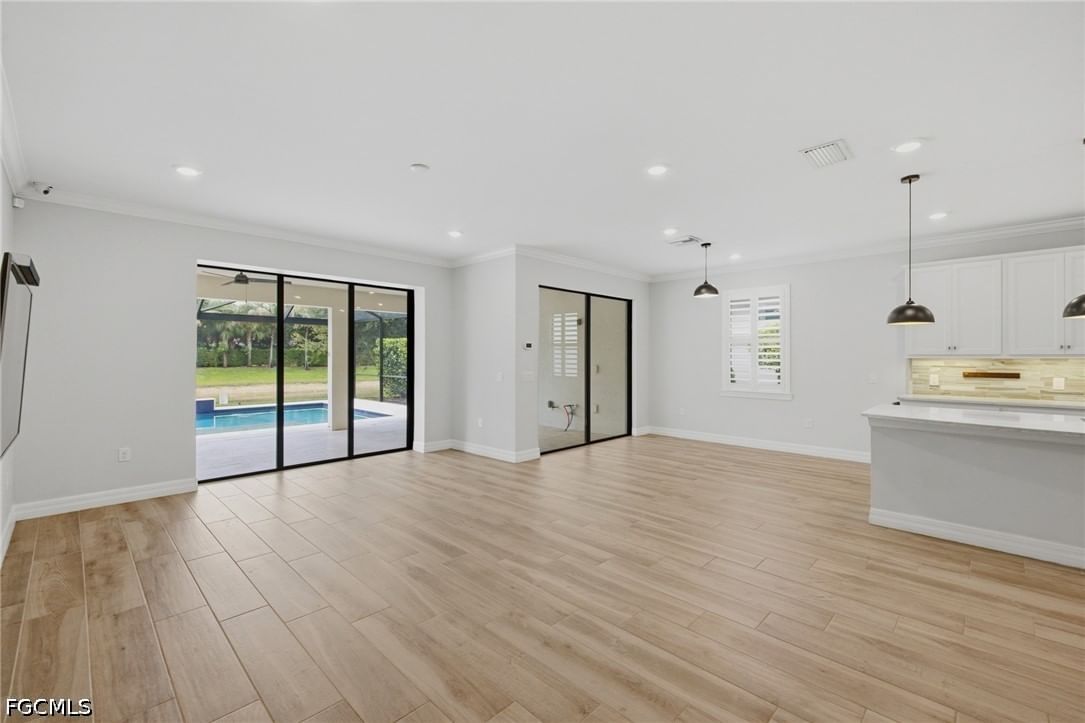 16277 Borelle Circle, Naples, FL 34110 photo 4