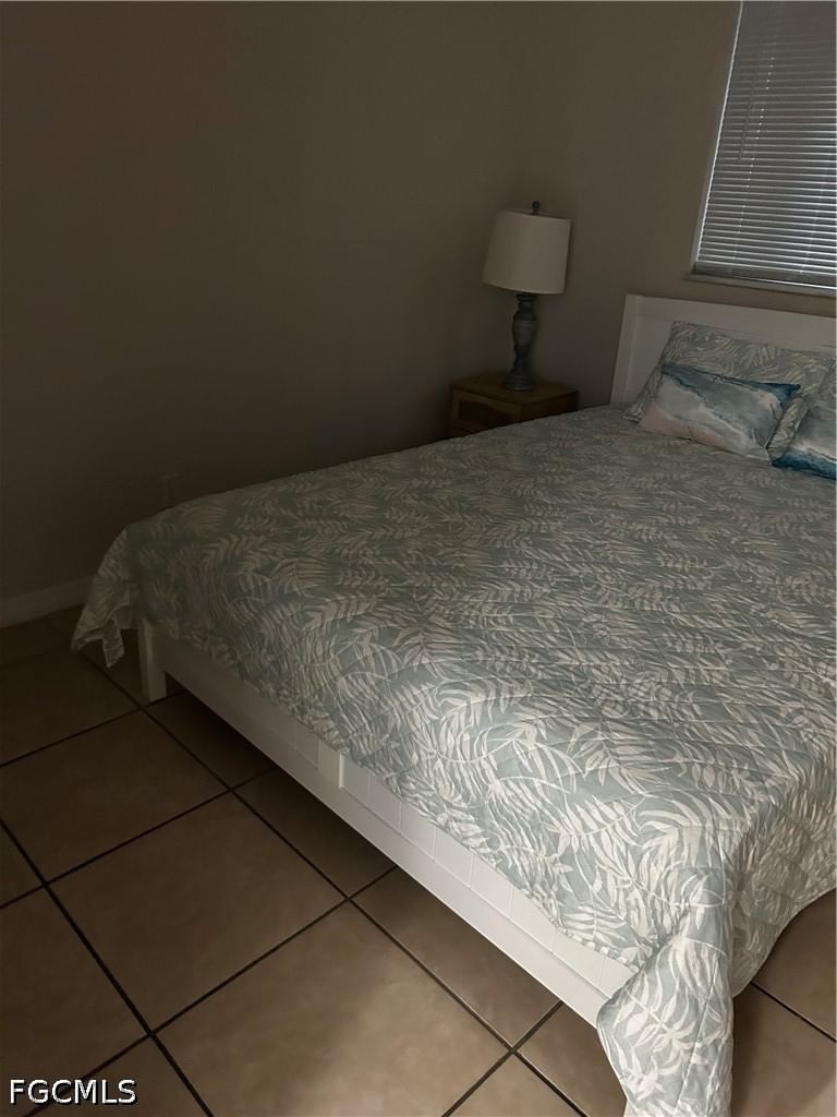1427 NE 8th Place, Cape Coral, FL 33909 photo 3
