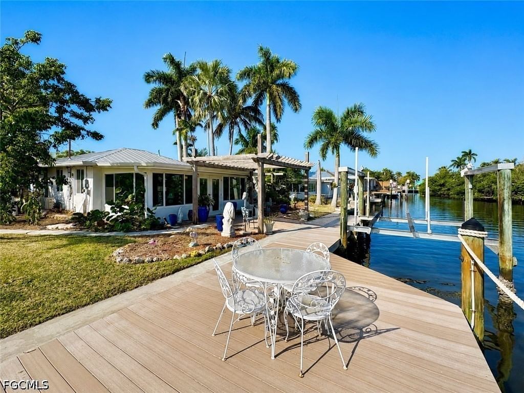 11242 Matlacha Avenue, Matlacha, FL 33993 photo 3