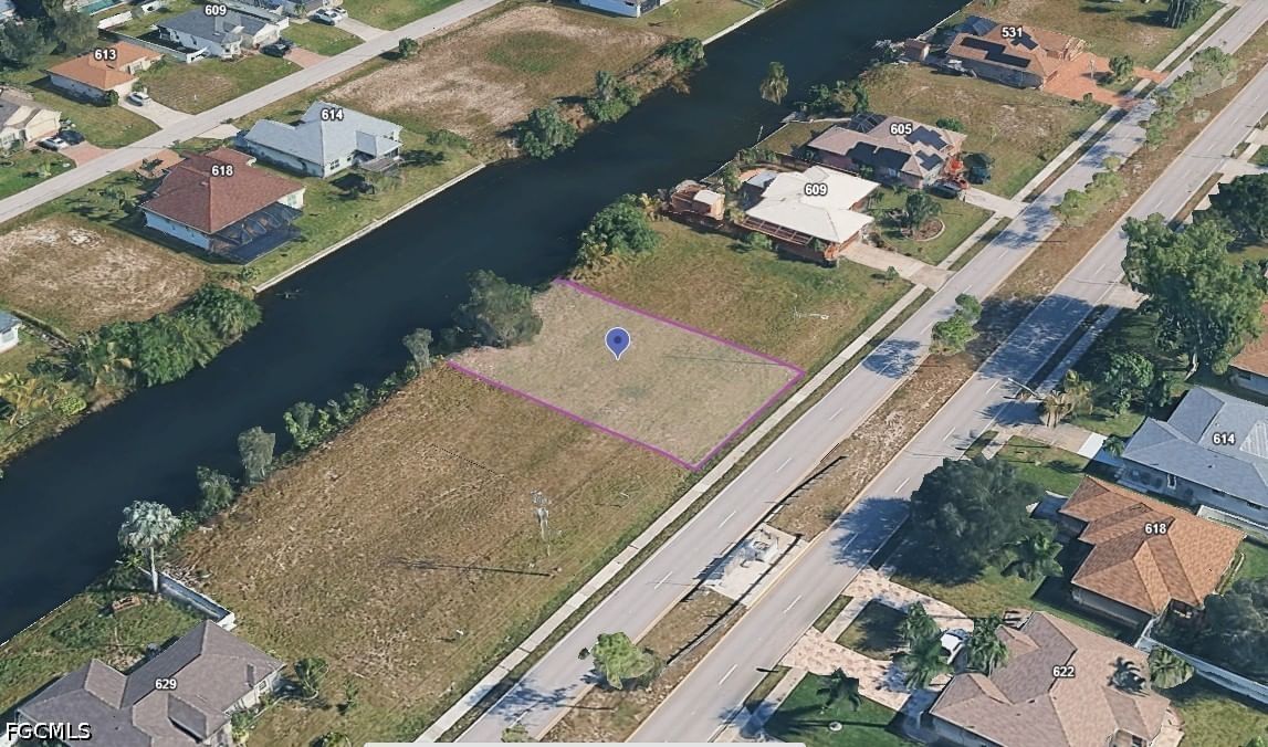 617 Gleason Parkway, Cape Coral, FL 33914 photo 2