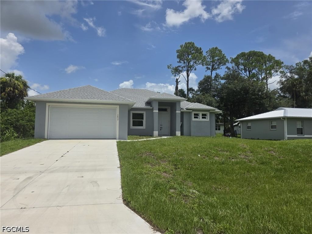 3852 Hopevale Street, Fort Myers, FL 33905 photo 2