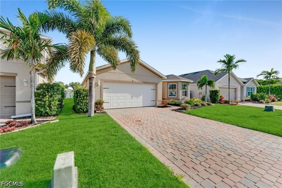 3477 Acapulco Circle, Cape Coral, FL 33909 photo 4