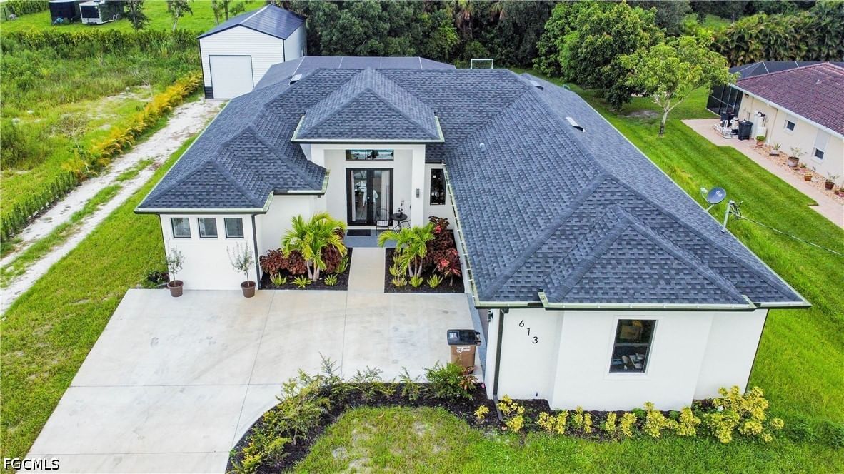 613 Hibiscus Avenue, Lehigh Acres, FL 33972 photo 2
