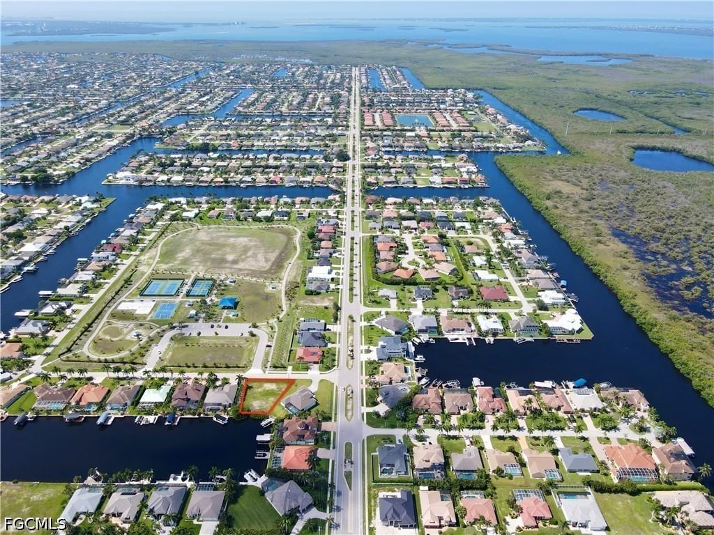2719 SW 43rd Terrace, Cape Coral, FL 33914 photo 4