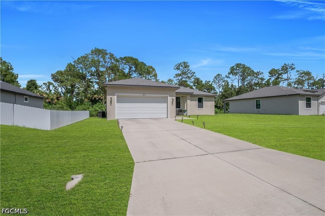 8031 Sandy Circle, Labelle, FL 33935 photo 2