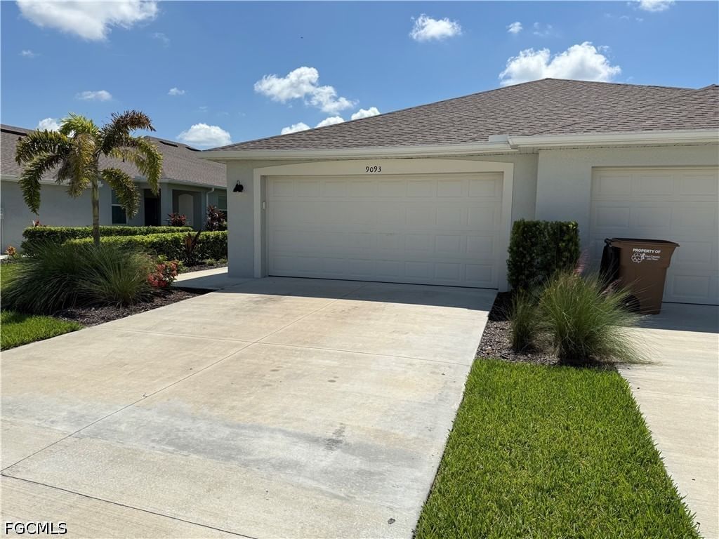 9093 Leatherwood Loop, Lehigh Acres, FL 33936 photo 2