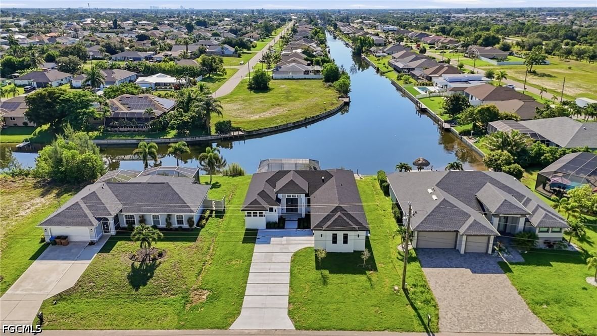 2305 SW 15th Place, Cape Coral, FL 33991 photo 4
