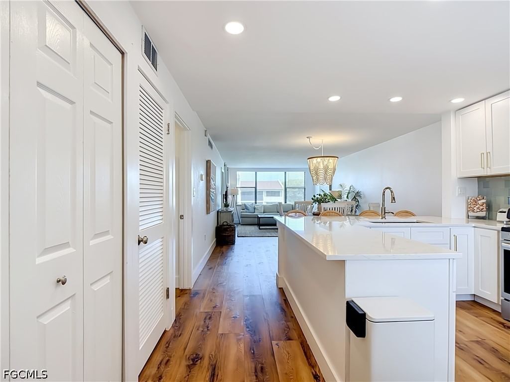 979 E Gulf Drive #D433, Sanibel, FL 33957 photo 4