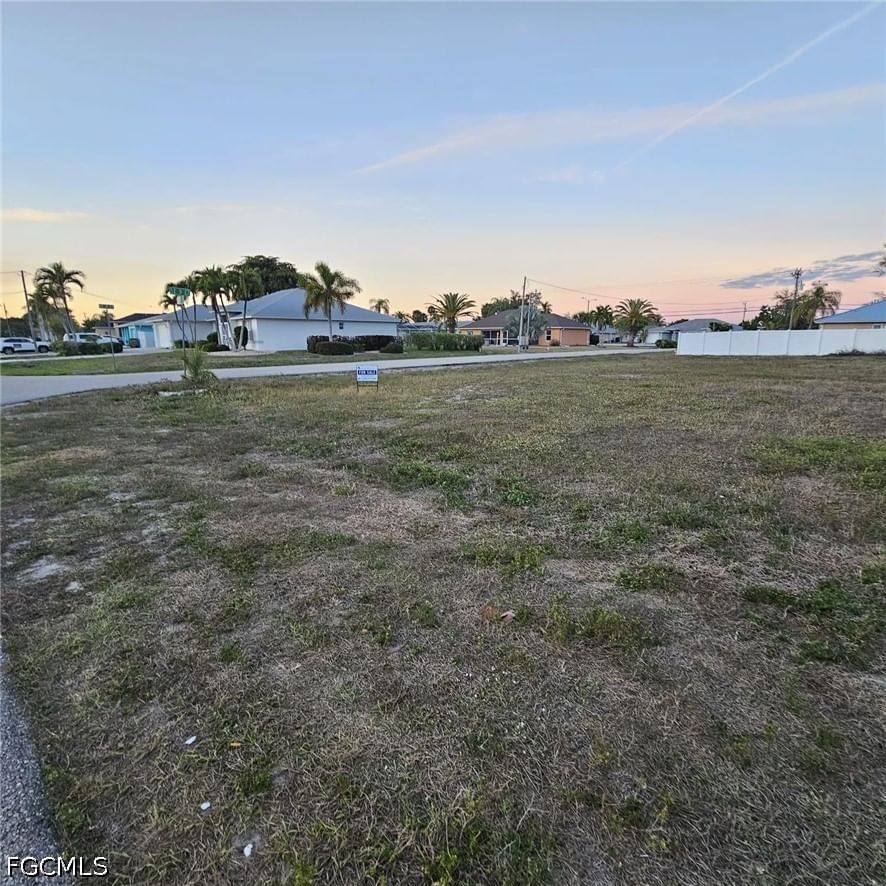 3807 SE 10th Place, Cape Coral, FL 33904 photo 2