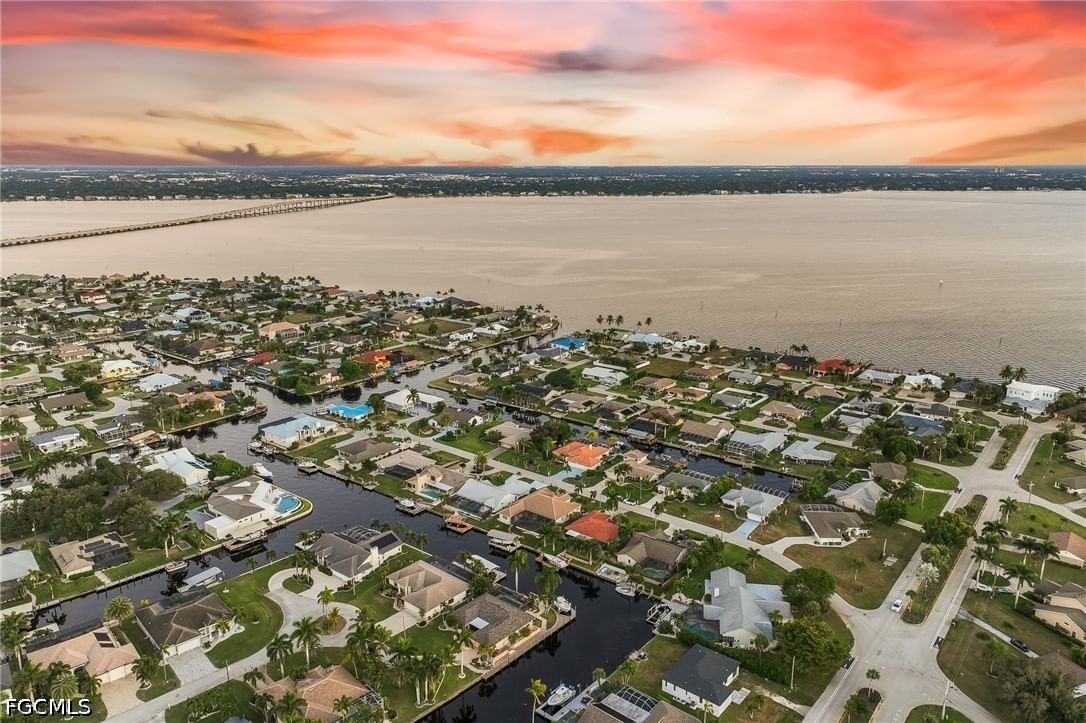 2318 SE 27th Street, Cape Coral, FL 33904 photo 4