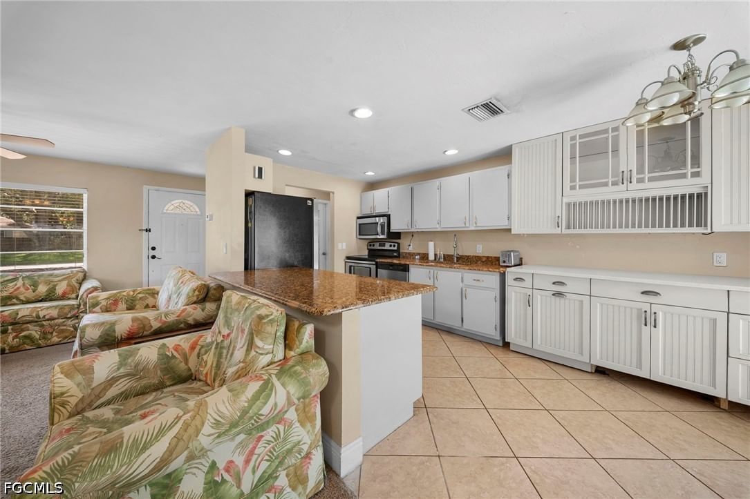 1583 Sunkist Way, Fort Myers, FL 33905 photo 3