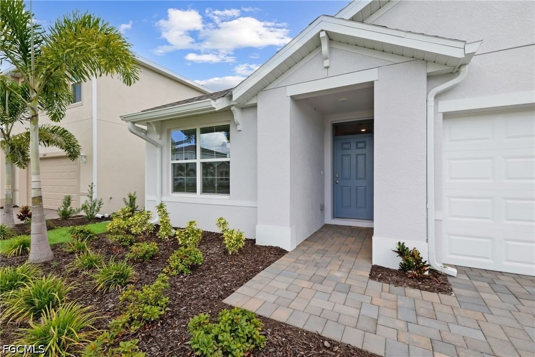 2621 Table Coral Trail, North Fort Myers, FL 33903 photo 2