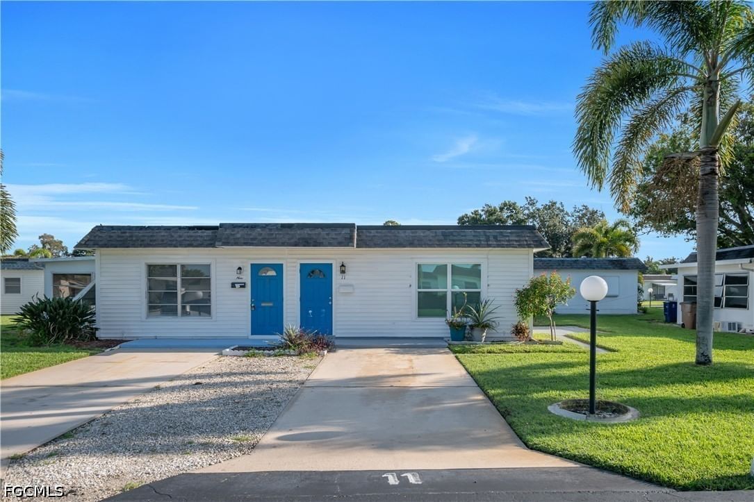11 Hamlin Court, Lehigh Acres, FL 33936 photo 3