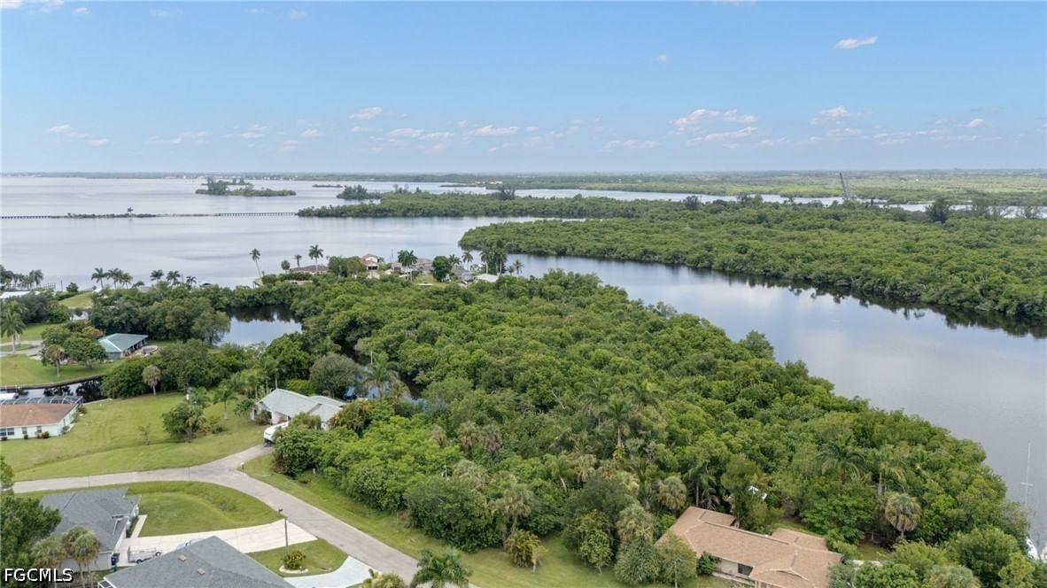 315 Shore Drive, Fort Myers, FL 33905 photo 4