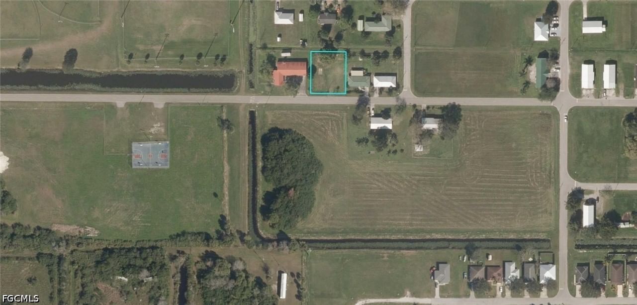 757 Avenue R SW, Moore Haven, FL 33471 photo 3