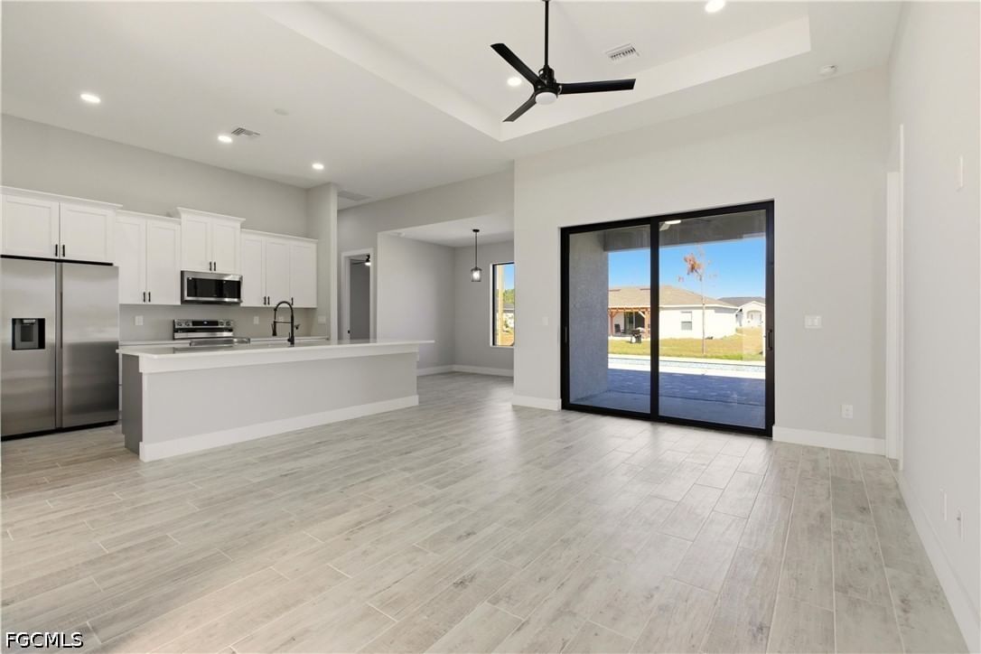 131 Kismet Parkway E, Cape Coral, FL 33909 photo 4
