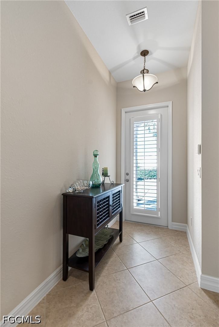 10535 Carolina Willow Drive, Fort Myers, FL 33913 photo 3