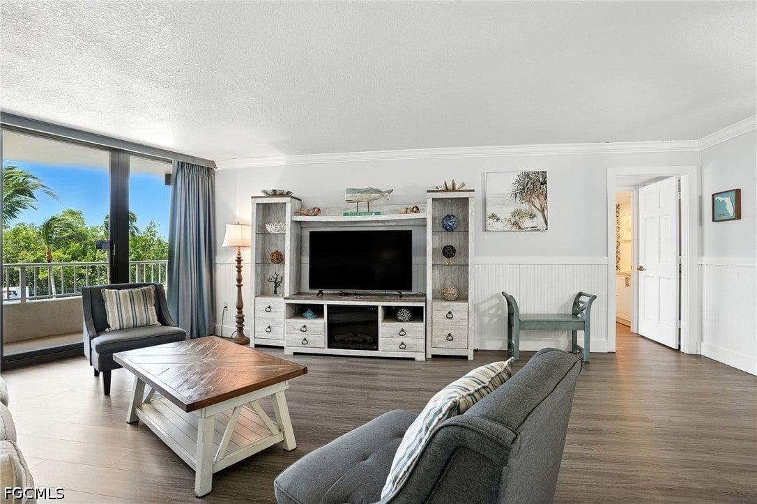 440 Seaview Court #201, Marco Island, FL 34145 photo 5