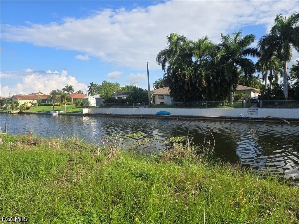 2205 SE 2nd Terrace, Cape Coral, FL 33990 photo 4