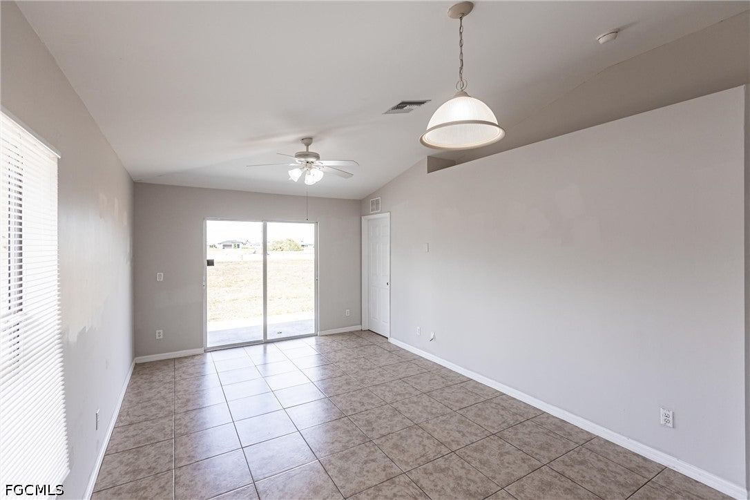 2130 NE 8th Place, Cape Coral, FL 33909 photo 4