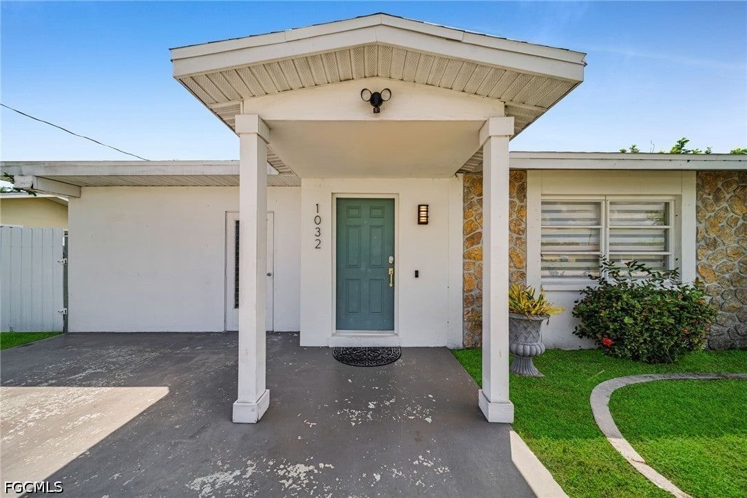 1032 NE Pine Island Lane, Cape Coral, FL 33909 photo 4