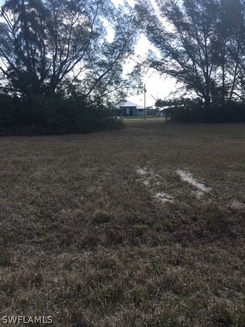 1111 NW 40th Place, Cape Coral, FL 33993 photo 2