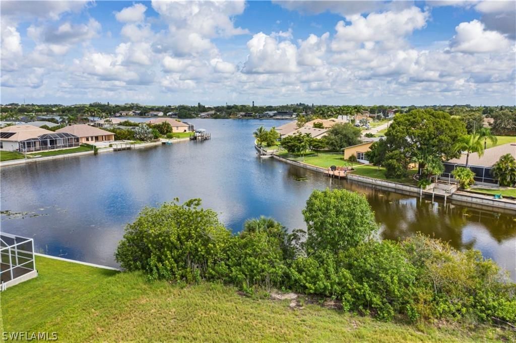 505 SE 7th Street, Cape Coral, FL 33990 photo 2