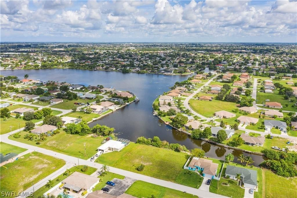 505 SE 7th Street, Cape Coral, FL 33990 photo 3
