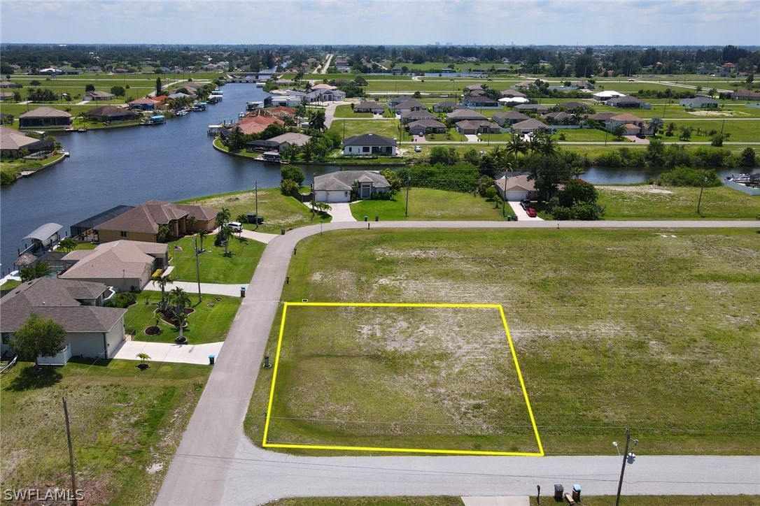 1249 NW 35th Place, Cape Coral, FL 33993 photo 4