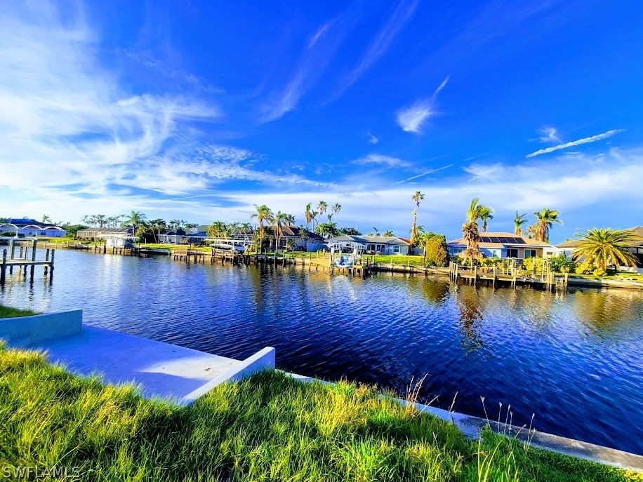 2031 SE 21st Street, Cape Coral, FL 33990 photo 2