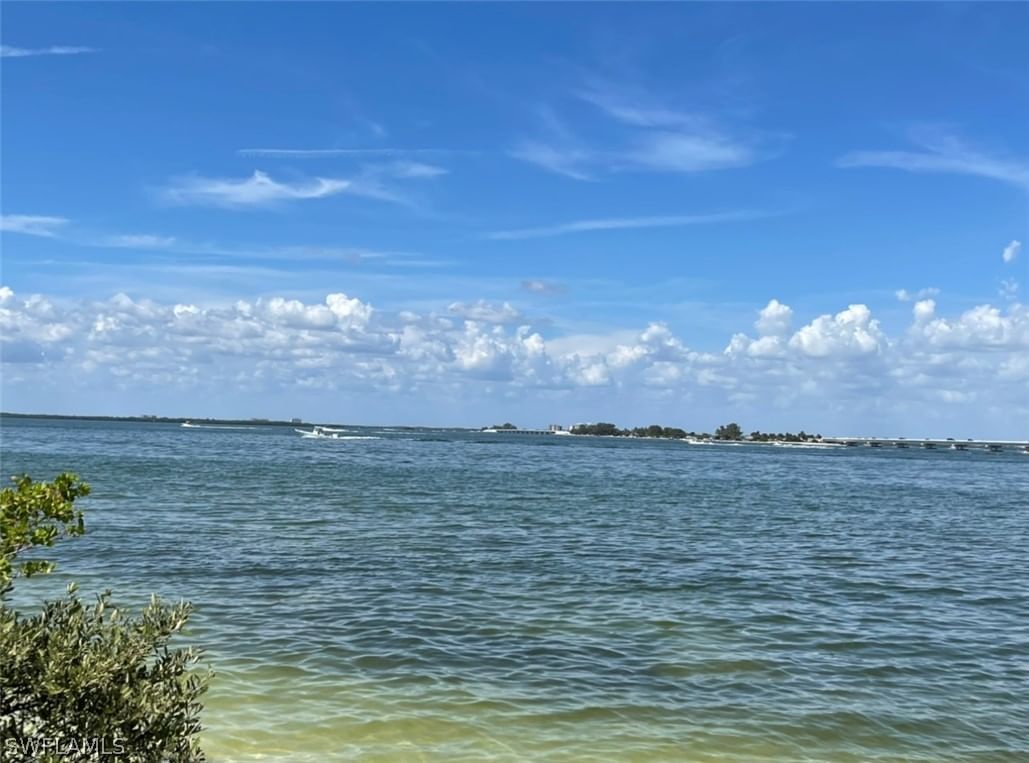 1028 Bayview Drive, Sanibel, FL 33957 photo 5