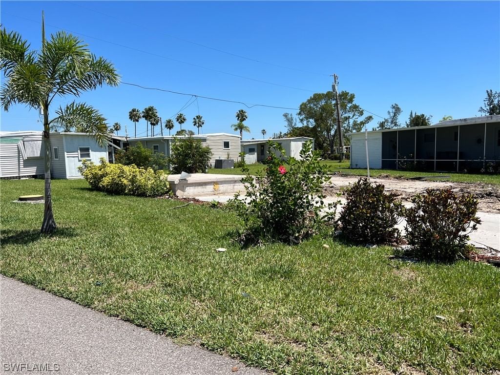 122 Shoreland Drive, Fort Myers, FL 33905 photo 2