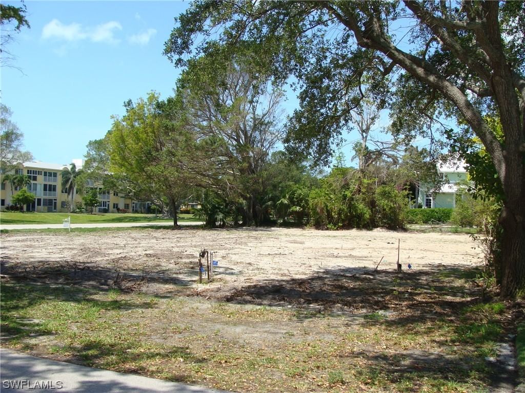 695 Broad Avenue S, Naples, FL 34102 photo 2