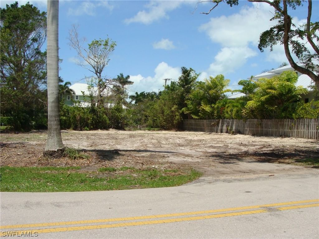 695 Broad Avenue S, Naples, FL 34102 photo 5