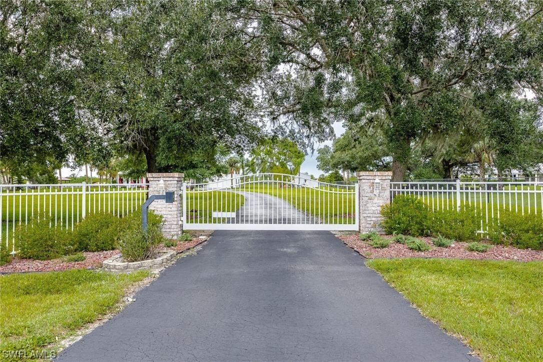 1323 Frontier Circle, Labelle, FL 33935 photo 4