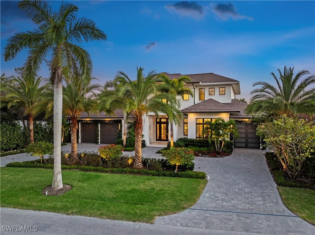 626 S Golf Drive, Naples, FL 34102 photo 2