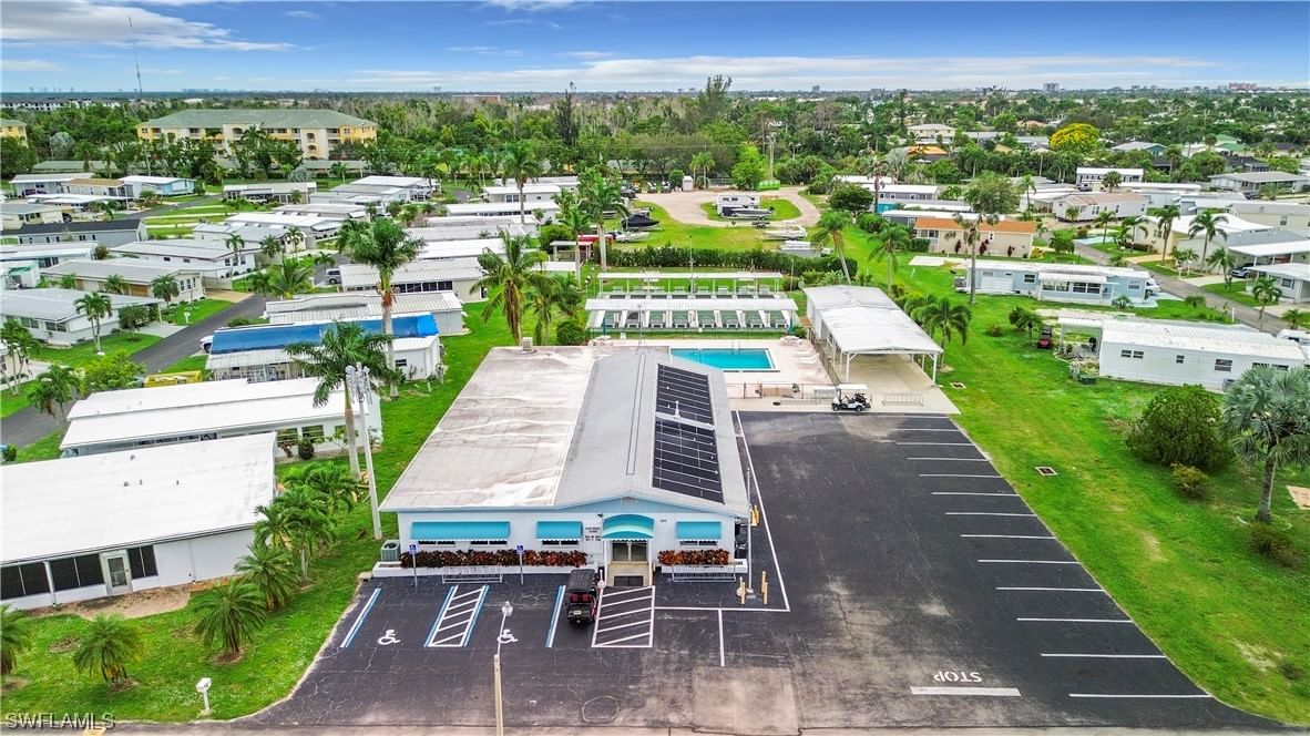 211 Derwent Boulevard, Fort Myers, FL 33908 photo 3