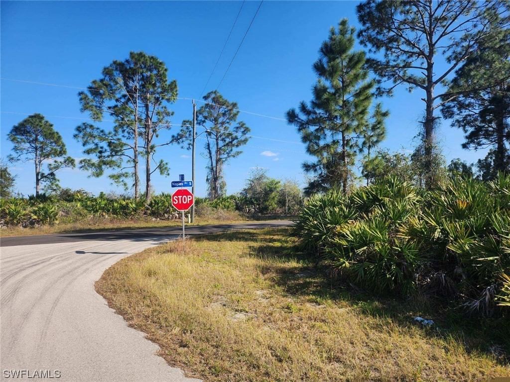 1252 Echo Street E, Lehigh Acres, FL 33974 photo 2