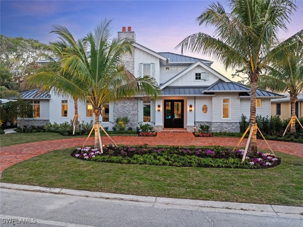 690 7th Avenue N, Naples, FL 34102 photo 2