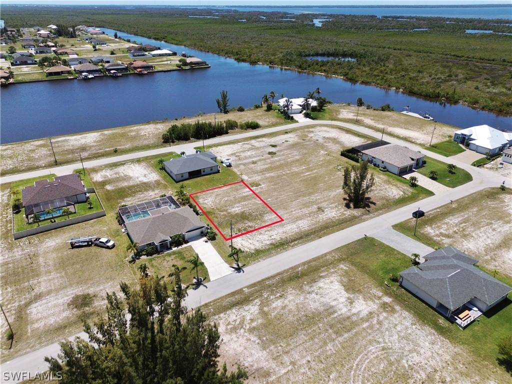 4624 NW 33rd Lane, Cape Coral, FL 33993 photo 4