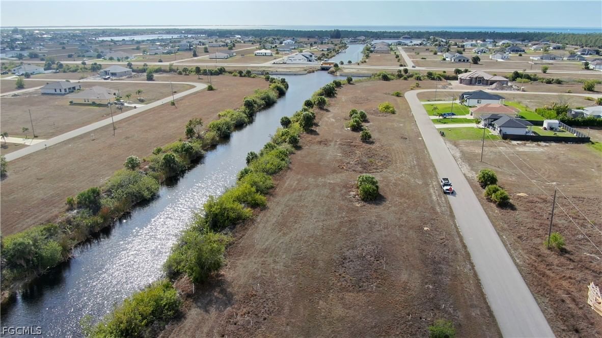 3900 NW 39th Lane, Cape Coral, FL 33993 photo 3