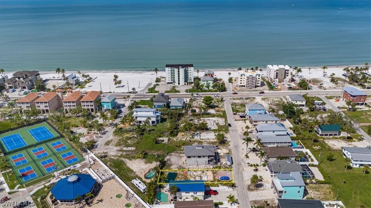 122 Gulfview Avenue, Fort Myers Beach, FL 33931 photo 3