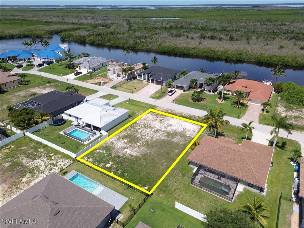 1105 NW 43rd Avenue, Cape Coral, FL 33993 photo 2