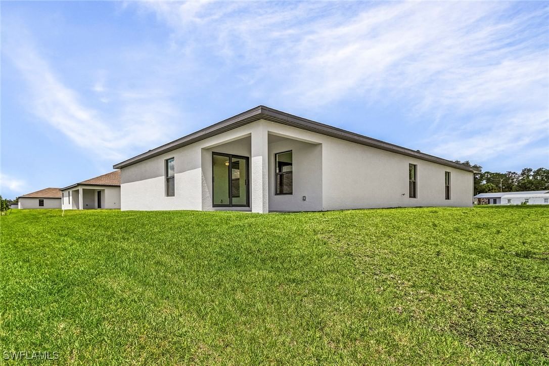 821 Gen D Macarthur Avenue, Labelle, FL 33935 photo 2