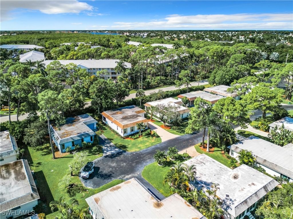 375 CARNABY Court #54, Naples, FL 34112 photo 2