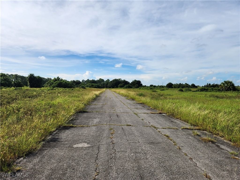 318 New Jersey Place, Labelle, FL 33935 photo 2